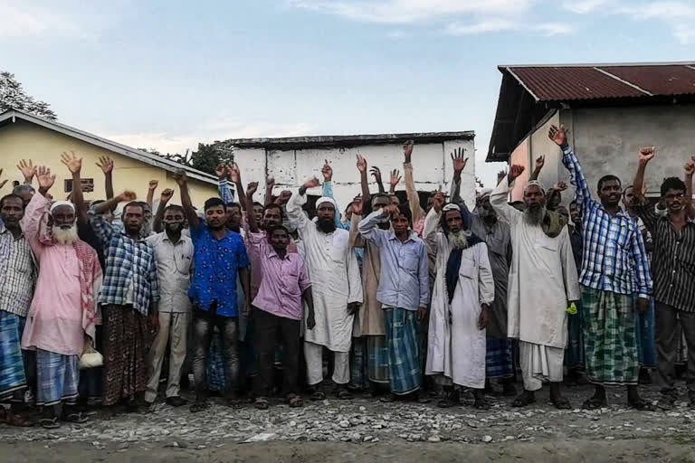 জনীয়াৰ বালিকুৰী ডাক সেৱা কেন্দ্ৰৰ সন্মুখত প্ৰতিবাদ