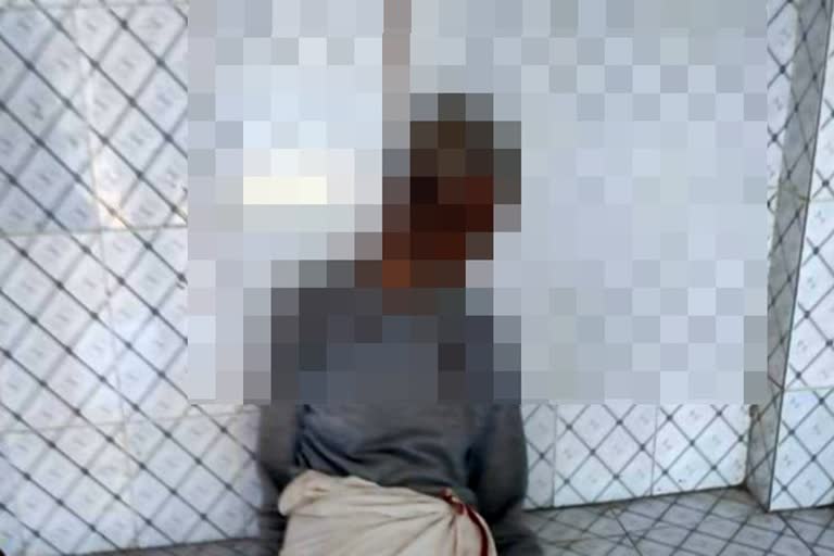 Old man found death by hanging in bus stop