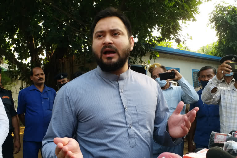 Tejashwi Yadav asked cm nitish kumar to apologize in patna