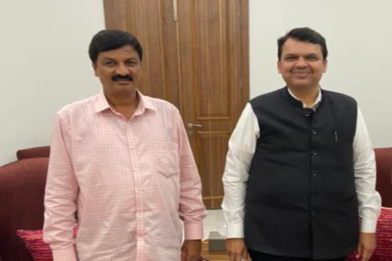 ramesh-jarakiholi-and-devendra-padnavis-met-again