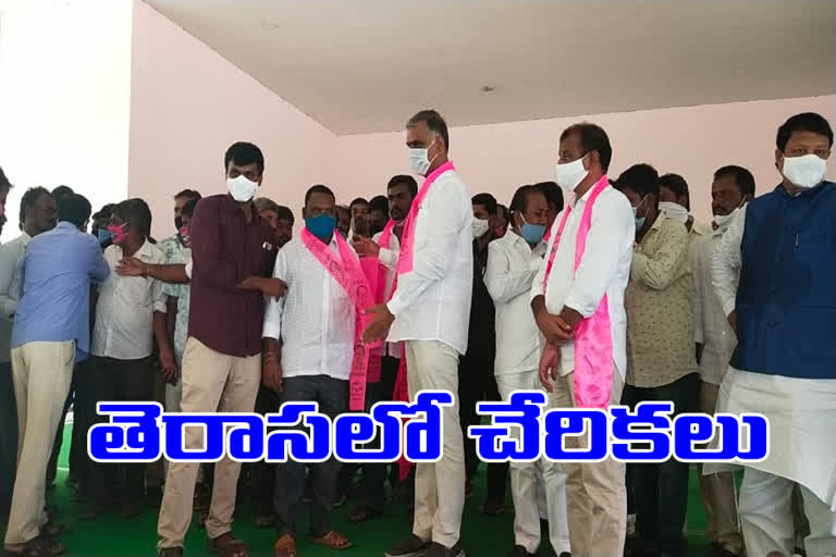 minister-harish-rao-in-siddipet-district-regarding-new-joinings-in-trs-party