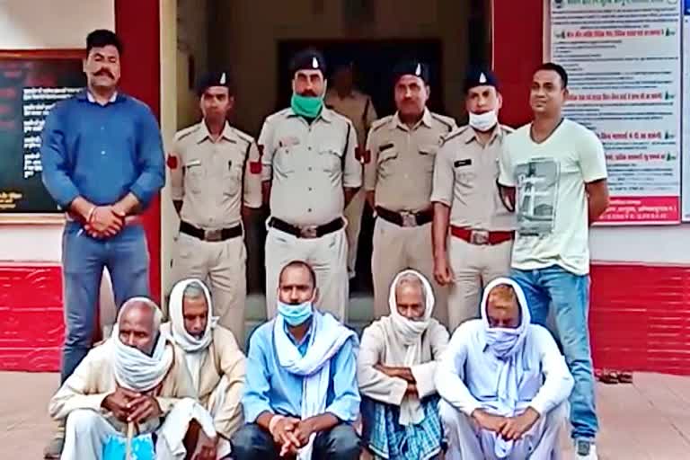 5-accused-arrested-for-allegedly-forging-government-land-in-their-name-in-balrampur