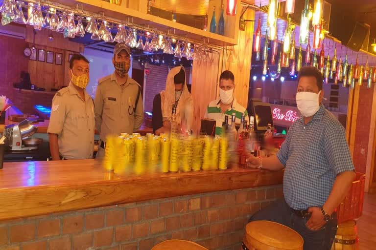 dehradun raid in restaurant news