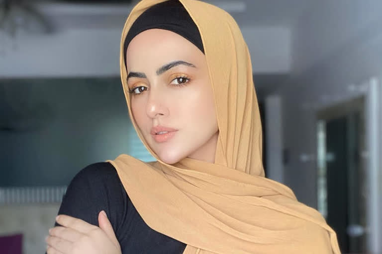 After Zaira Wasim, Sana Khan quits showbiz to follow 'orders of Creator'