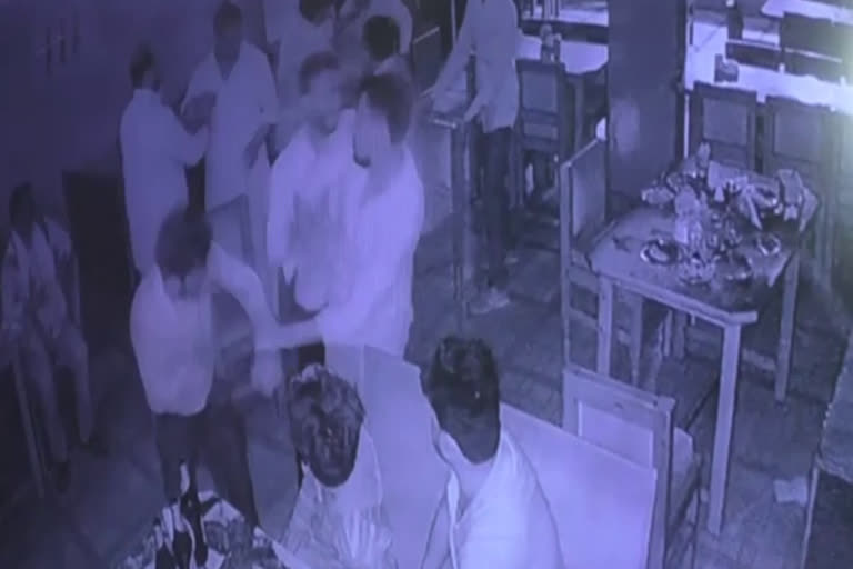 cctv footage , Fight with waiters in bharatpur