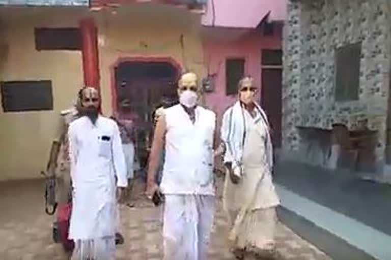 ayodhya saints left for vrindavan