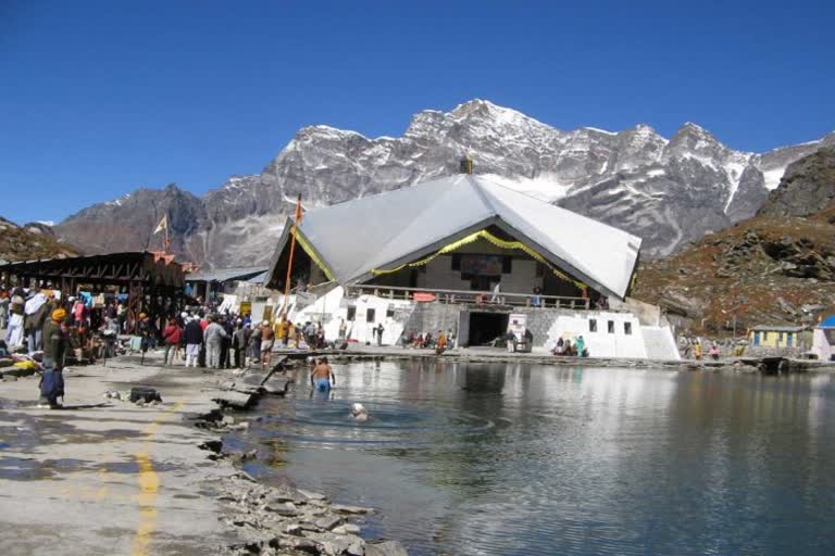 hemkund-sahibs-doors-will-be-closed-tomorrow-for-winter