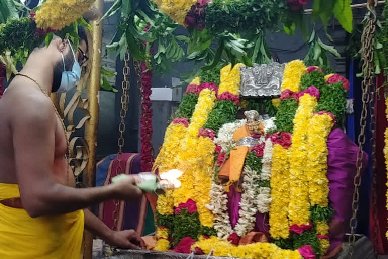 unjal seva rituals in yadadri temple