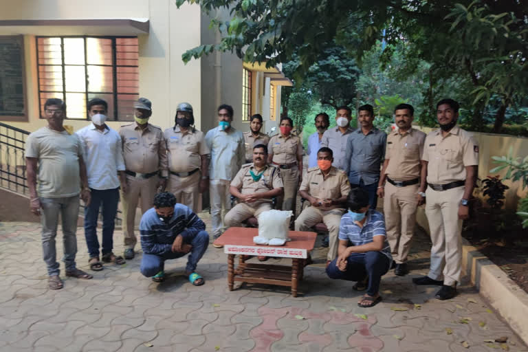 marijuana dealers  arrested in hubli