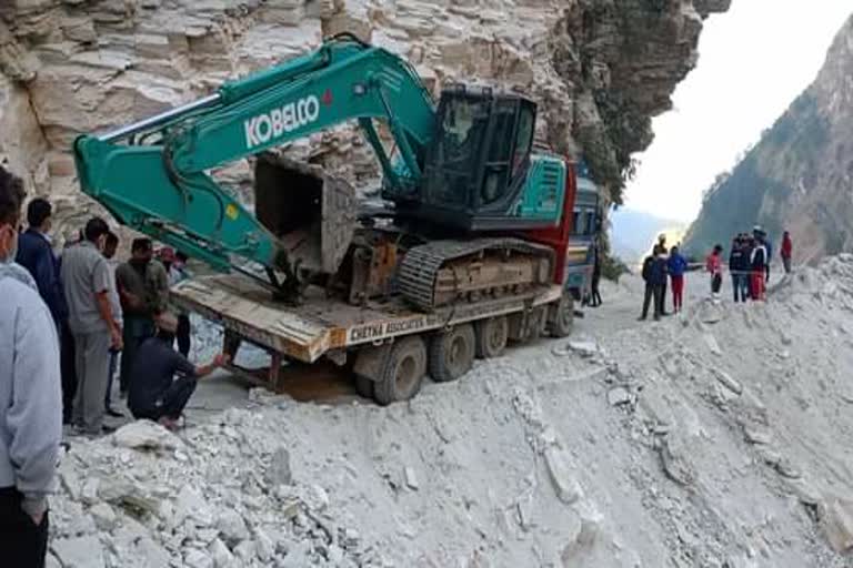 Chamoli-Badrinath highway blocked