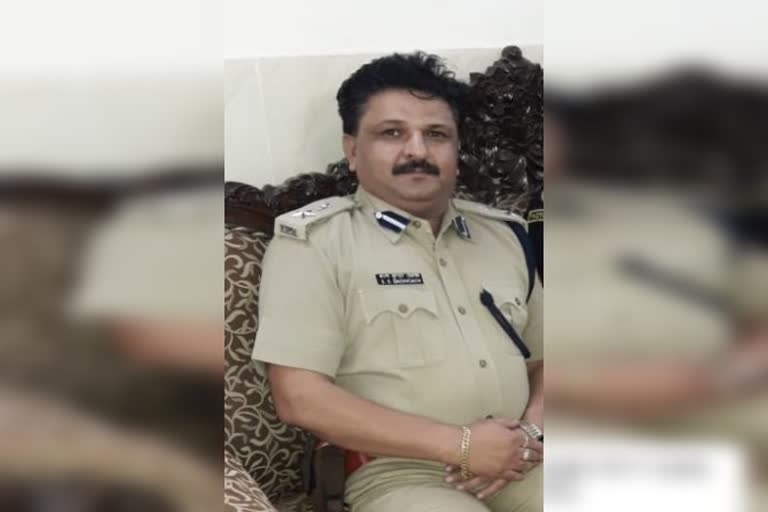 fake-police-officer Syam sundhar sharma