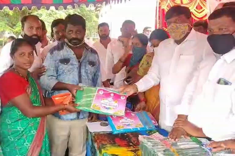 Bathukamma sarees distribution by  parigi MLA koppula mahesh reddy