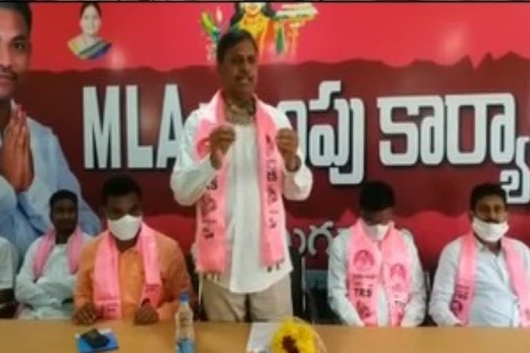 mlc palla rajeshwar reddy participated in mlc election preparatory meeting in manugoor