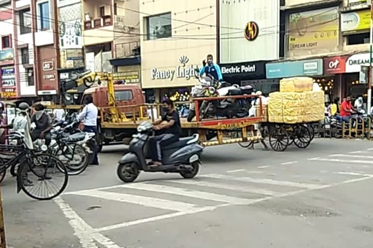 Police action on vehicles parked in No Parking