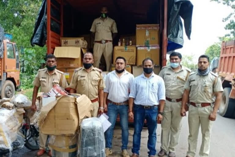 7 lakh illegal liquor seized at goa patradevi check post in sindudurag