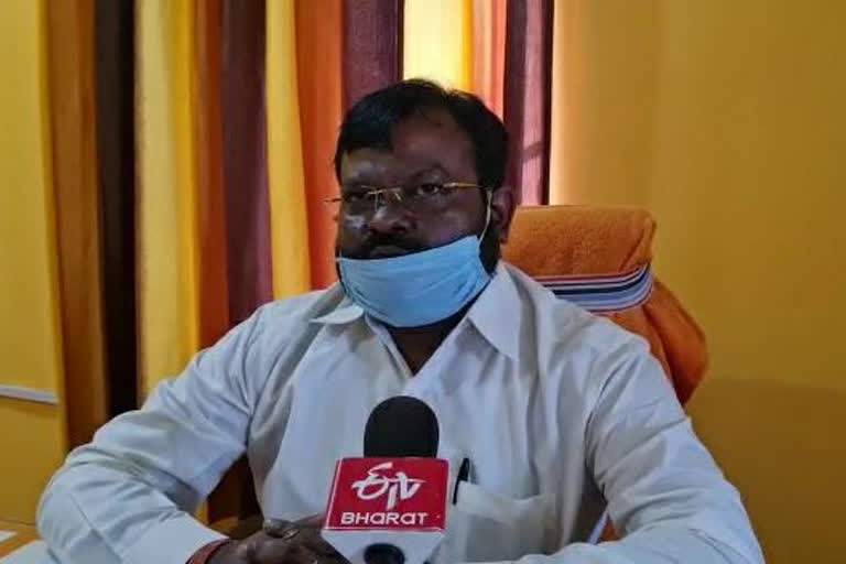 giridih mayor accused government of neglect