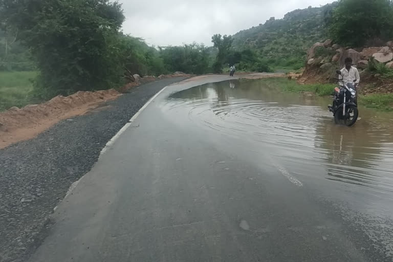 Slow work on the Surapur State Highway