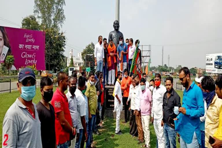 BJP youth state president Kislay Tiwari reached in Ramgarh, news of Bharatiya Janata Yuva Morcha, बीजेपी युवा प्रदेश अध्यक्ष किसलय तिवारी पहुंचे रामगढ़, भारतीय जनता युवा मोर्चा की खबरें