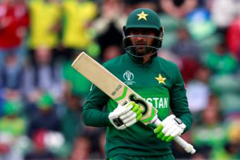 Shoaib malik hits 10,000 T20 runs, became only third player to do so