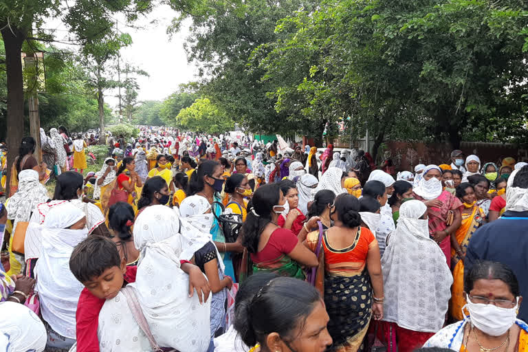 womens-march-on-the-collectors-office