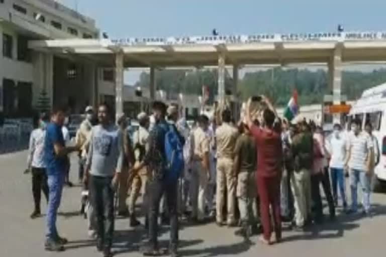 people protest against ban on toll plaza in lakhanpur jammu and kashmir