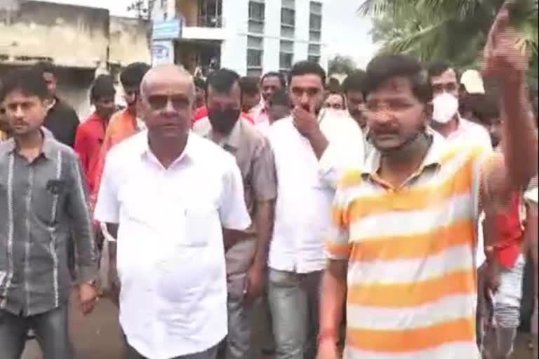 Umesh Katti visited damaged site