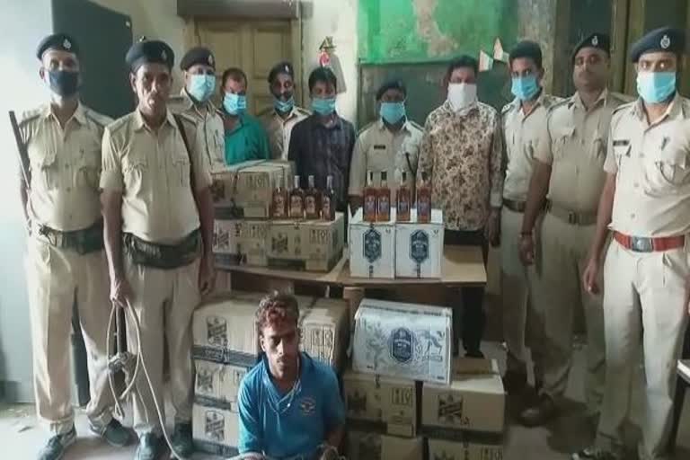 Large quantities of liquor recovered during police check in araria