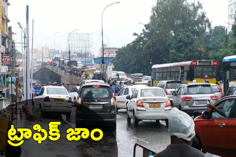 heavy-traffic-jam-at-telangana-assembly-area