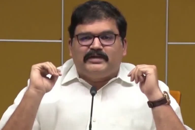 TDP spokesperson Pattabhi criticizes ycp leaders