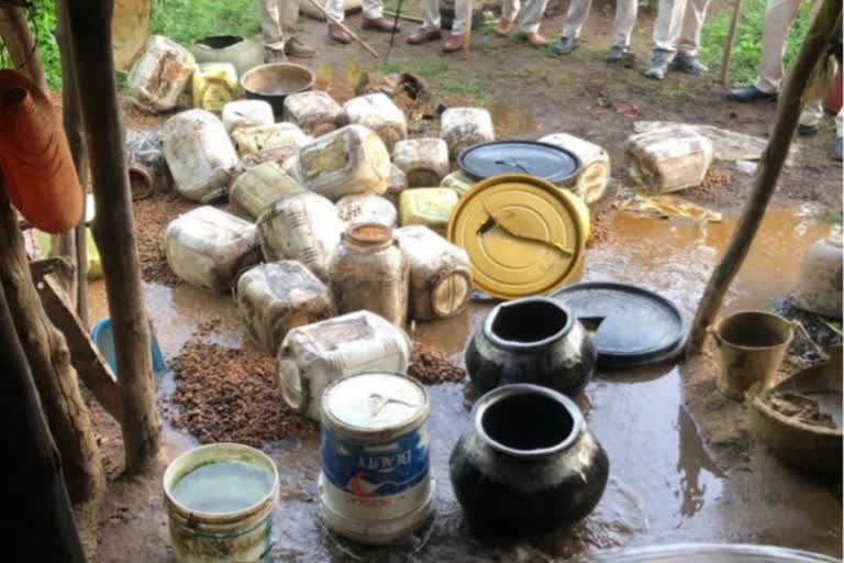 120 liters illegal mahua liquor sized in takhatpur of bilaspur