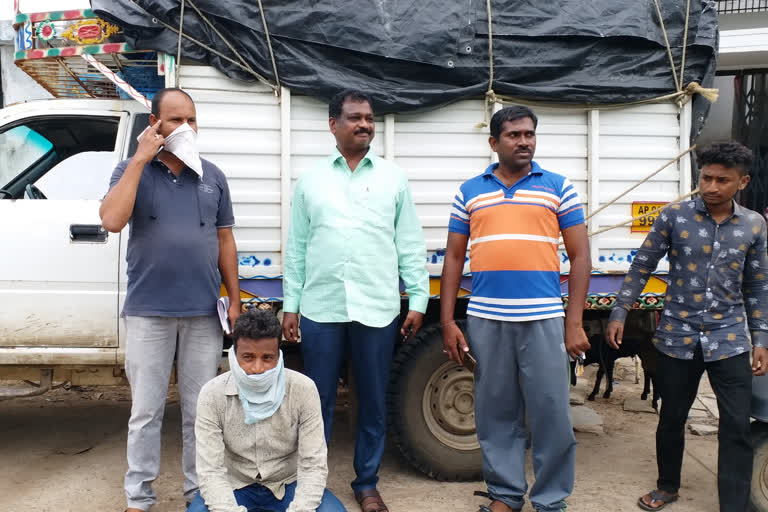 ration-rice-seized-at-kagaznagar-in-kumurambheem-district