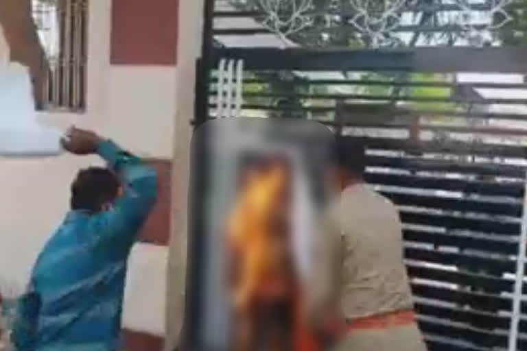 Woman attempts self-immolation  attempts self-immolation outside UP assembly  self-immolation outside UP assembly  set herself on ablaze in front of assembly  woman sustained burn injuries  Lucknow Police Commissioner  Police Commissioner Sujeet Pandey  Police thwarts self-immolation bid by woman outside Vidhan Bhavan  ഗാർഹിക പീഡനത്തെത്തുടർന്ന് യുവതി ആത്മഹത്യക്ക് ശ്രമിച്ചു  ഉത്തർപ്രദേശ്  ലഖ്‌നൗ