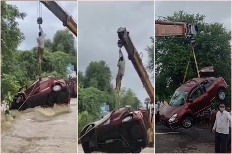 వరదలో చిక్కుకున్న కారు