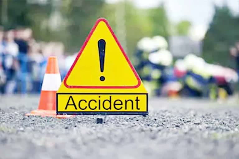 accident-of-3-vehicles-at-cbd-in-navi-mumbai