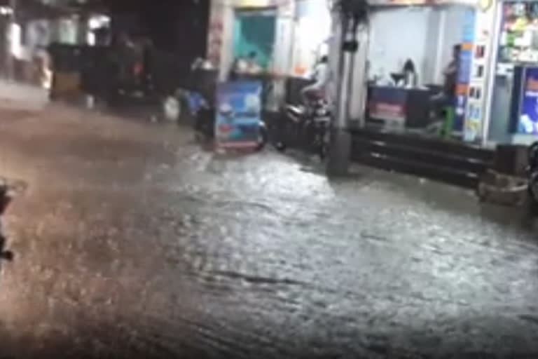 Rain continues in Hyderabad, IMD issues orange warning