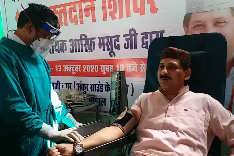 Conducting Blood Donation Camp for Corona Patients in Bhopal