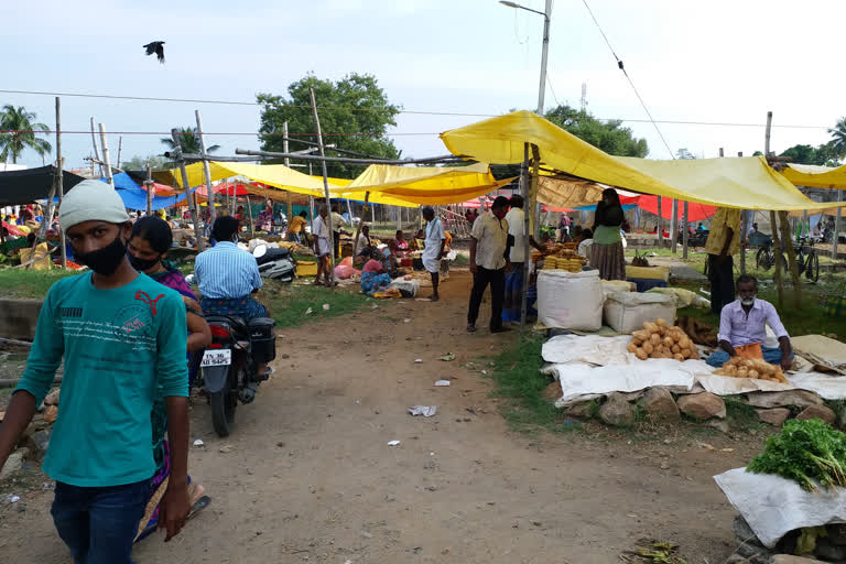 ஏழு மாதங்களுக்குப் பிறகு வாரச் சந்தை திறப்பு Satyamangalam weekly market reopens சத்தியமங்கலம் வாரச் சந்தை மீண்டும் திறப்பு சத்தியமங்கலம் வாரச் சந்தை