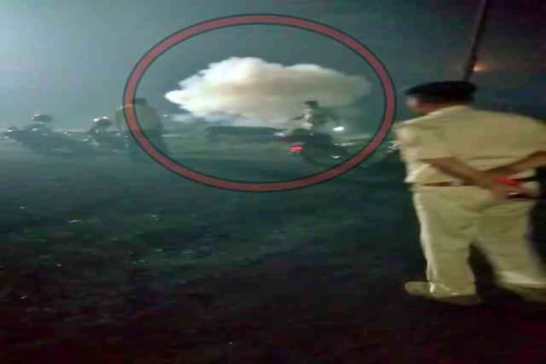 Bomb exploded in front of police in dhanbad