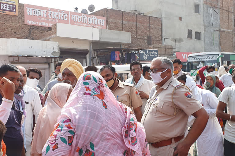 Woman beaten for robbery in hanumangarh