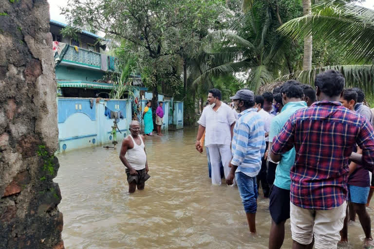 తుపాను బాధితులను ఆదుకుంటాం : ఎమ్మెల్యే జగ్గిరెడ్డి