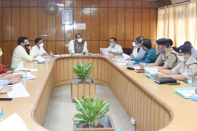 Transport Minister Yashpal Arya holds meeting to reduce road accidents