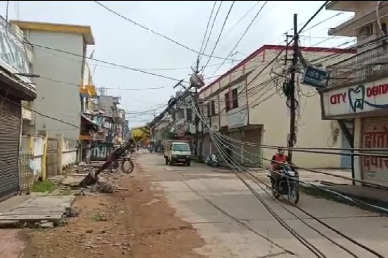 open electrical wires and electric poles making problems in bilaspur