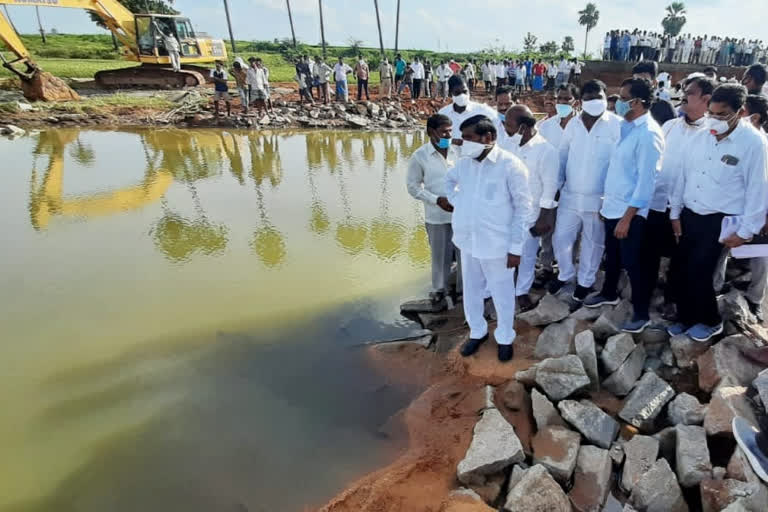 minister jagadish inspected musi bridge in nalgonda district