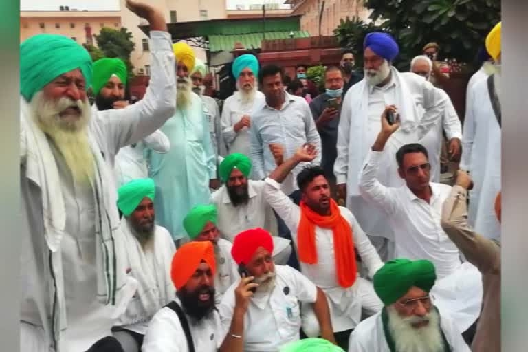 Demonstration of Akali Dal near Krishi Bhavan