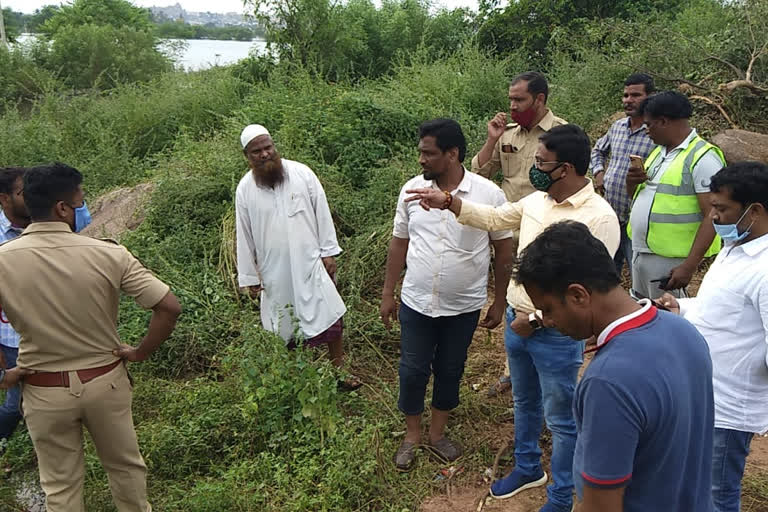 12రోజులుగా జలదిగ్బంధంలోనే...