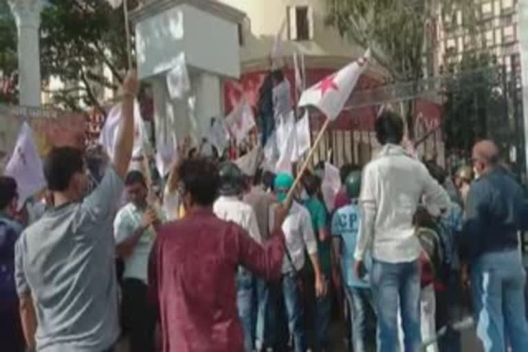 Protest against Howrah Municipal Corporation