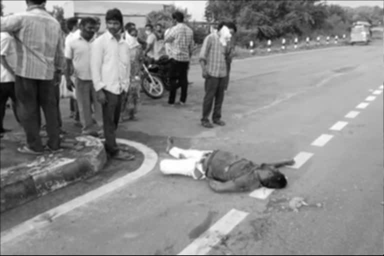 one person died in road accident in nizamabad district