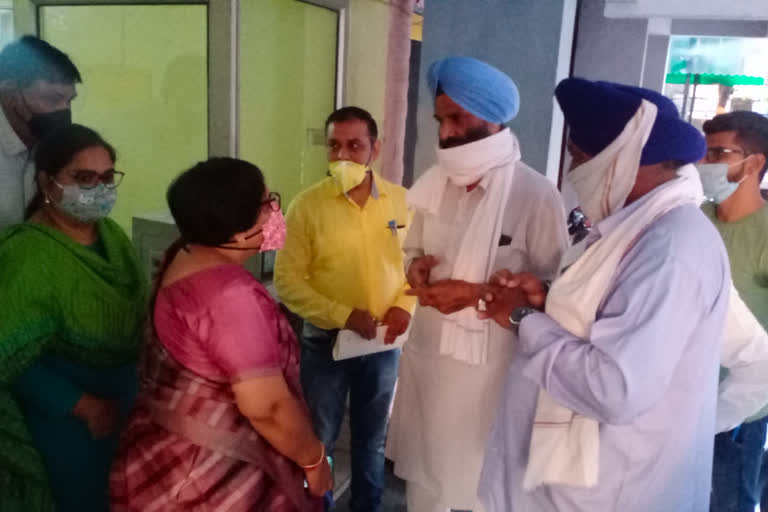 haryana marketing board ca sumedha kataria inspects anaj mandi in kaithal