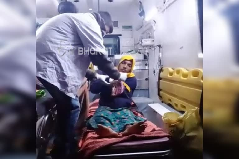 delivery in ambulance