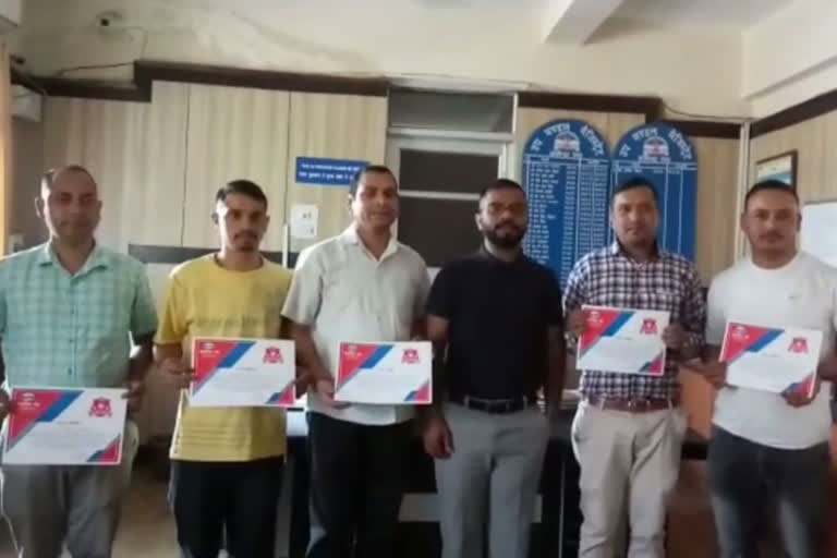 SDM office Jogindernagar staff honored